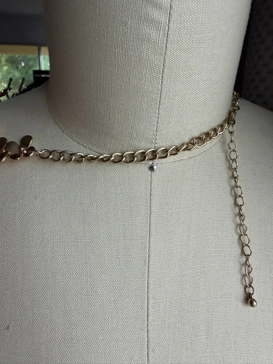 Fashion Elegant Gold & White Enameled Floral Bib 16” + 3” Extension Necklace - Picture 4 of 17